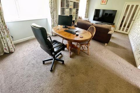 undefined, Hill Side, Heaton