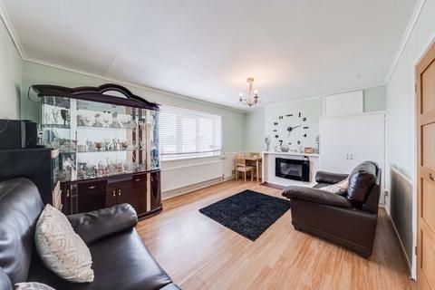 undefined, Great Cambridge Road, London N9