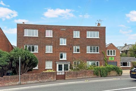 2 bedroom apartment to rent, Park Road, Cowes PO31
