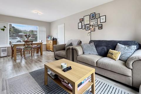 undefined, Prior Crescent, Newport PO30