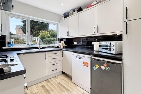 undefined, Prior Crescent, Newport PO30