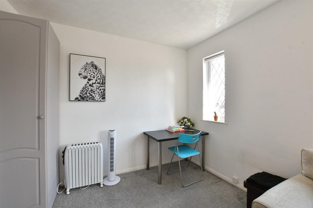 Living Room/Bedroom