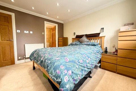 16 Walsingham Close, Luton, LU2 7AP