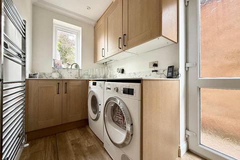 16 Walsingham Close, Luton, LU2 7AP