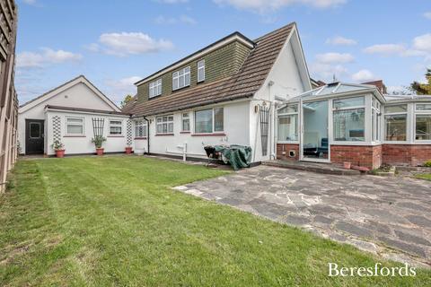 Twin Roofs Victoria Road, Bulphan, Upminster, RM14 3SD