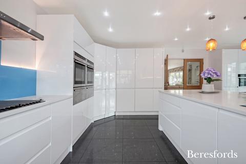 5 bedroom detached house for sale, Victoria Road, Bulphan, RM14