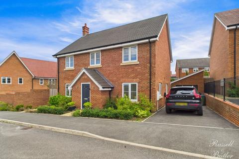 10 Blencowe Crescent, Steeple Claydon, Buckingham, MK18 2GY