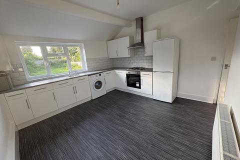 2 bedroom flat to rent, London Road, Deal CT14