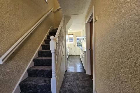 3 bedroom semi-detached house to rent, Raynton Drive, Hayes, Greater London, UB4