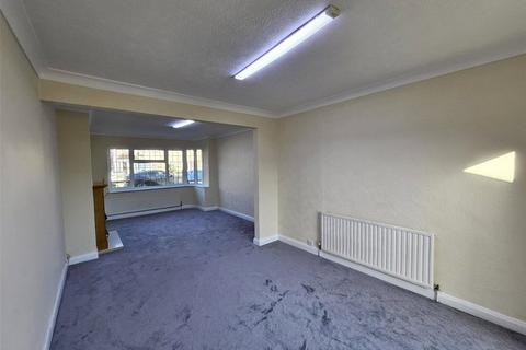 3 bedroom semi-detached house to rent, Raynton Drive, Hayes, Greater London, UB4
