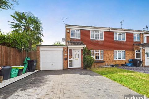 3 bedroom semi-detached house for sale, Hutsons Close, Berkshire RG40