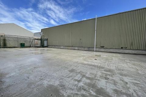 Warehouse to rent, Old Portsmouth Rd Guildford GU3 1LZ