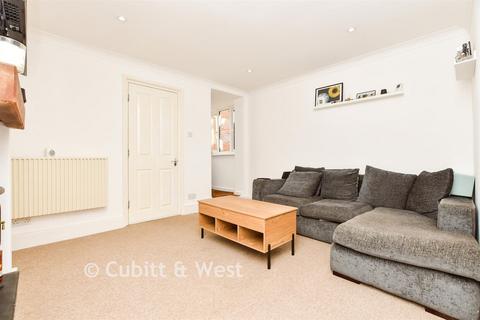 1 bedroom ground floor flat for sale, Farningham Road, Crowborough, East Sussex