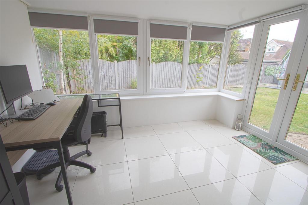 GARDEN ROOM.jpg