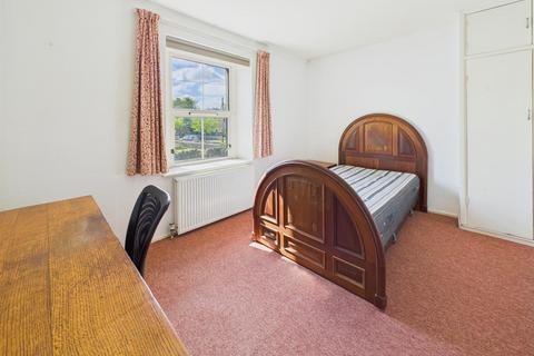 3 bedroom semi-detached house to rent, Wellsway, Bath, Bath and North East Somerset, BA2