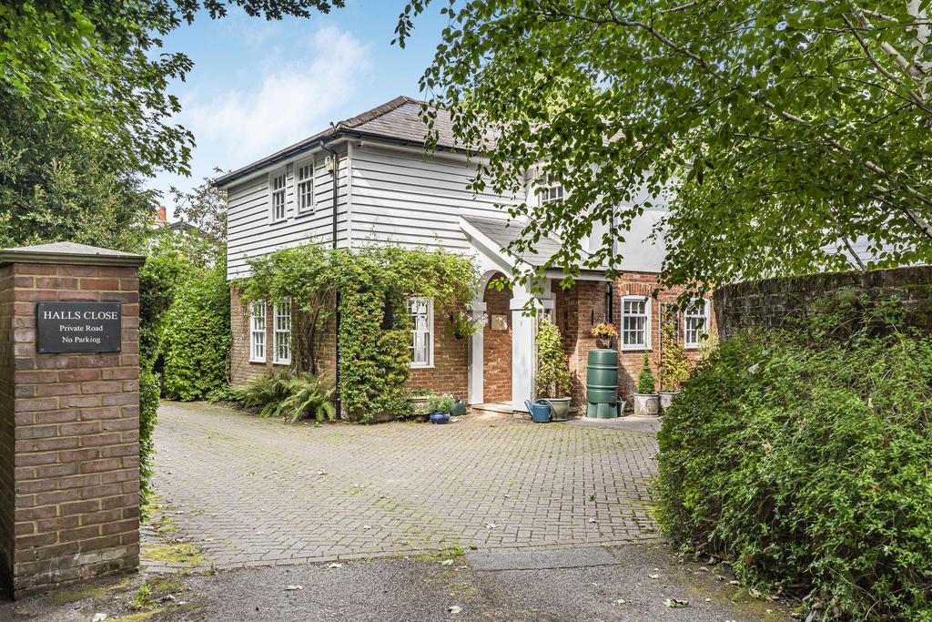 Halls Close