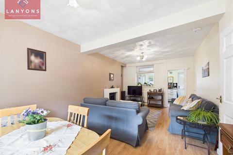 34 Llantrisant Road, Tonyrefail, Porth, CF39 8PP