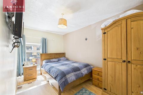 34 Llantrisant Road, Tonyrefail, Porth, CF39 8PP