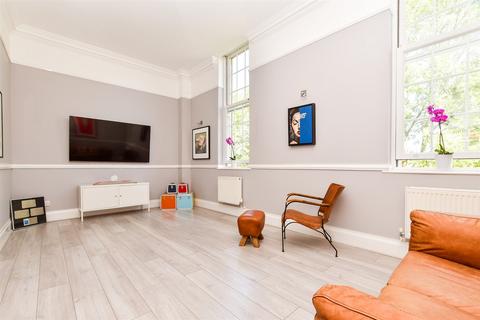 51 Brigade Place, Caterham, CR3 5ZU