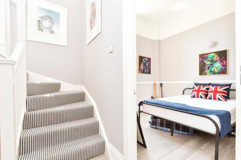 51 Brigade Place, Caterham, CR3 5ZU