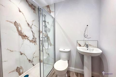 2 bedroom flat to rent, Cherry Tree House, 21 The Avenue, SO17