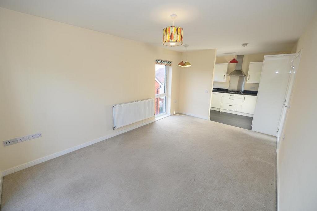 Living room pic 3.jpg