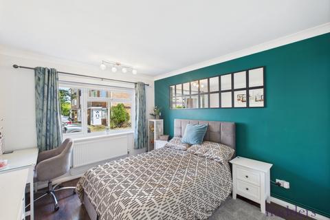 11 Beech Grove, Addlestone, KT15 1QQ