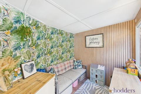 11 Beech Grove, Addlestone, KT15 1QQ