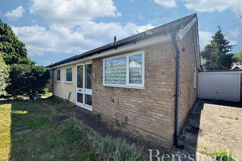 6 Thorncroft, Hornchurch, RM11 1EU