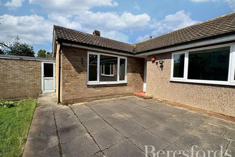 6 Thorncroft, Hornchurch, RM11 1EU