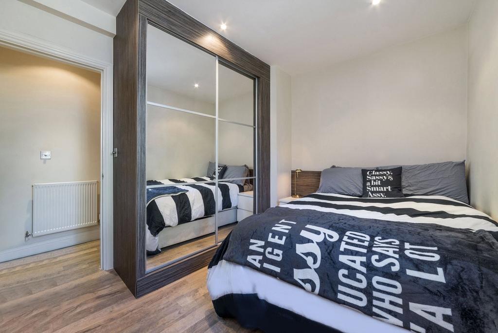 Apartment in London - View 3