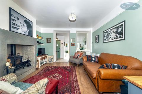 15 Ash Lane, Deepcar, Sheffield, S36 2PD
