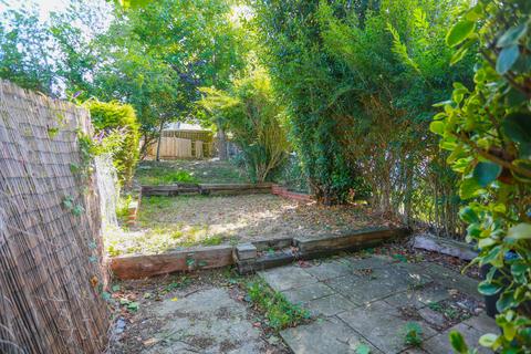 2 bedroom flat for sale, Barnet Way, Hove, BN3