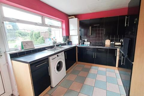 10 Fox Grove, Birmingham, B27 7RZ