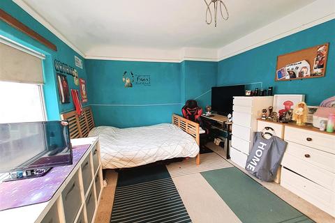 10 Fox Grove, Birmingham, B27 7RZ