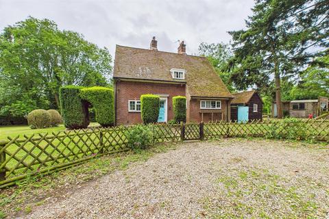3 bedroom detached house for sale, Sandy Lane, Dereham