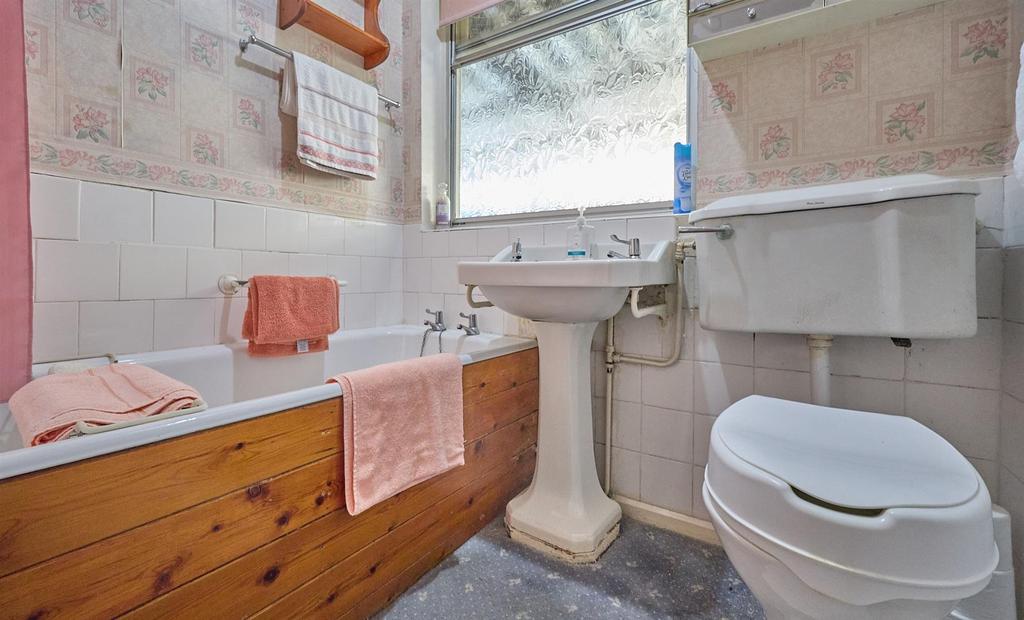 Bathroom to Side