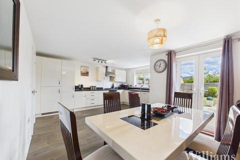 5 bedroom townhouse for sale, Nicholas Charles Crescent, Aylesbury HP18