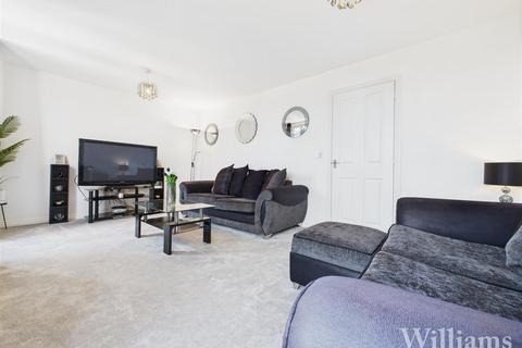 5 bedroom townhouse for sale, Nicholas Charles Crescent, Aylesbury HP18