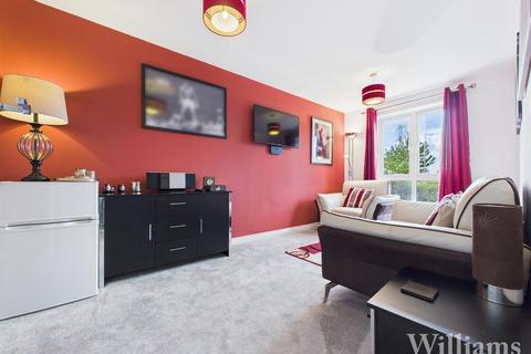5 bedroom townhouse for sale, Nicholas Charles Crescent, Aylesbury HP18
