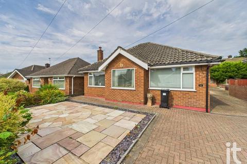2 bedroom detached bungalow for sale, Capesthorne Road, High Lane, Stockport, SK6