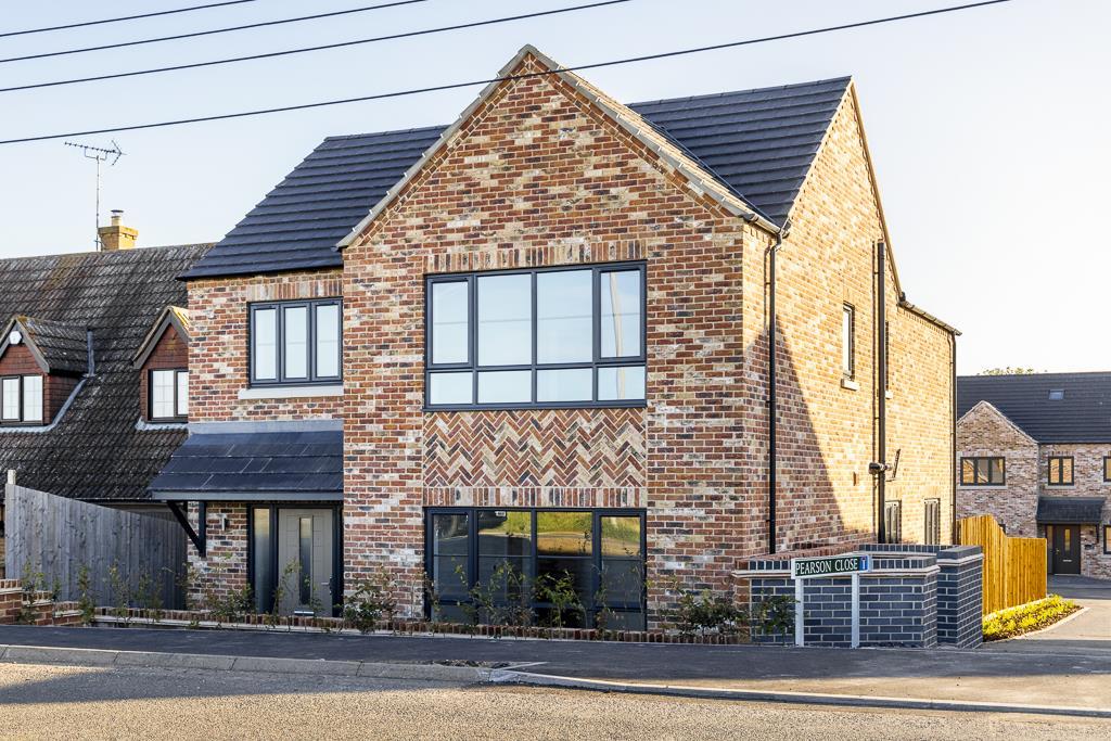 1 Pearson Close (Cowbit) ze-4.jpg