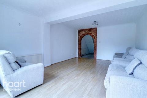 13 Charles Road, Dagenham, RM10 8BA