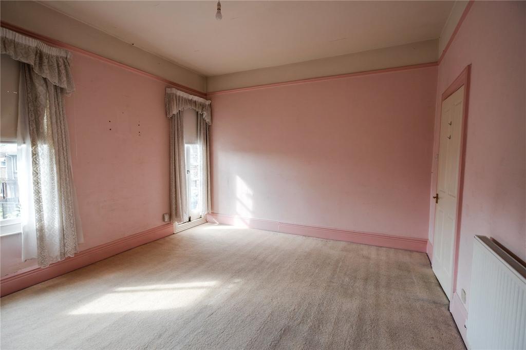 Bedroom 1 (2)