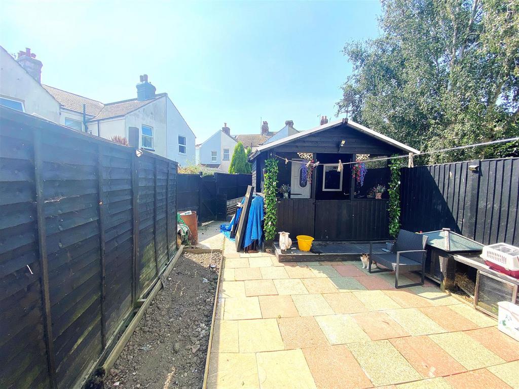 21 North Road - Garden.jpg