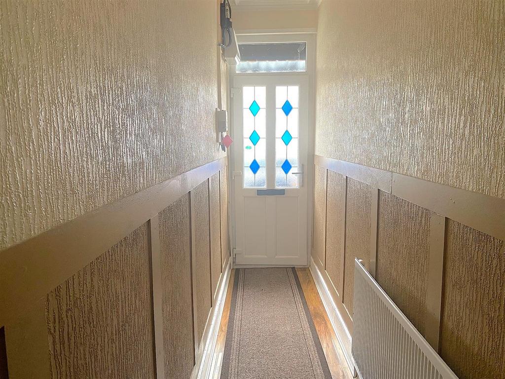 21 North Road - Hall.jpg