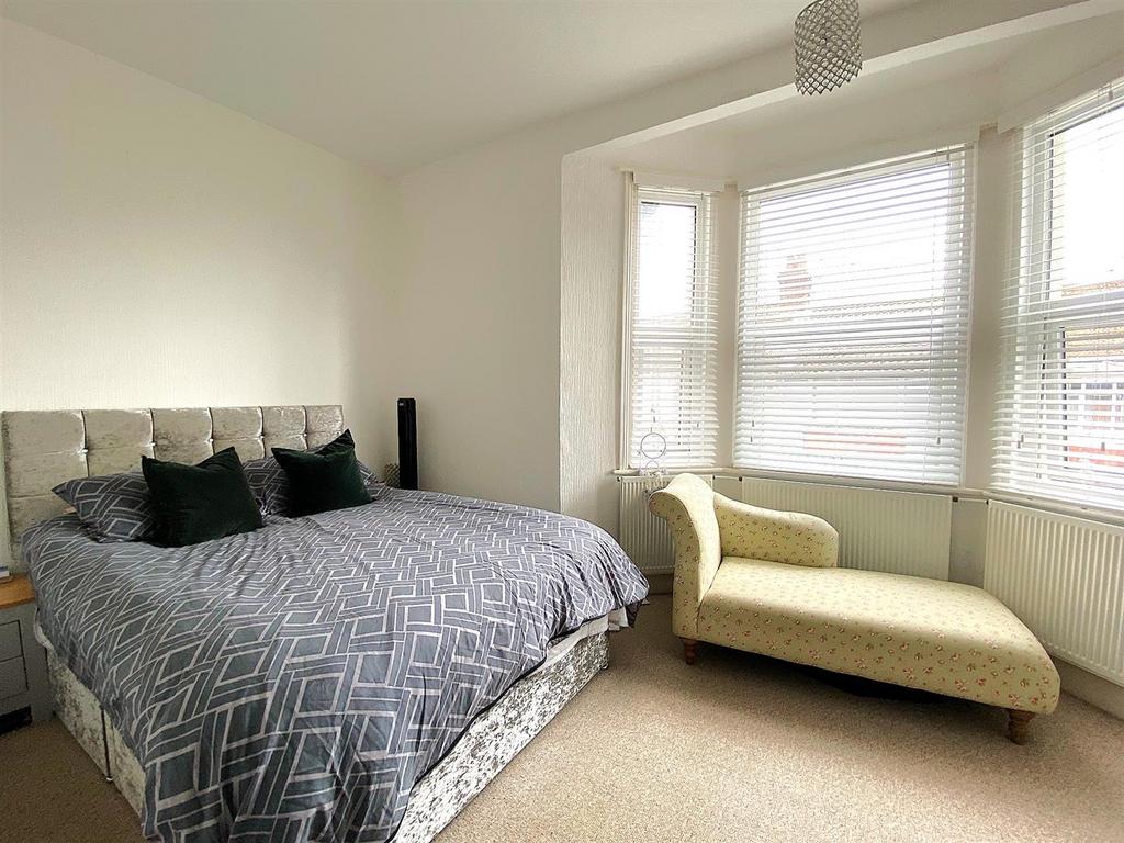 21 North Road - Bed3.jpg