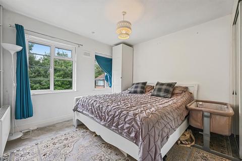 2 bedroom flat for sale, Hanger Lane, Ealing