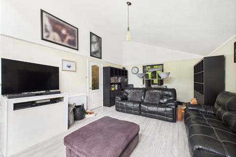 2 Brookside Close, Launceston, PL15 8SF