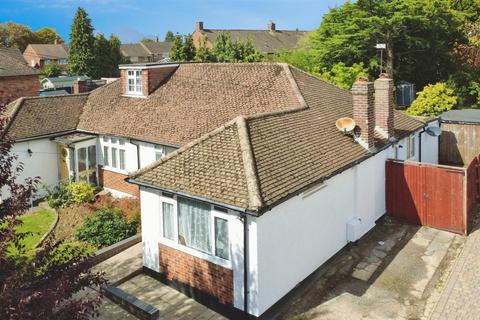 2 bedroom semi-detached bungalow for sale - Adeyfield Gardens, Hemel Hempstead HP2